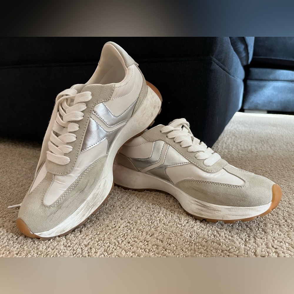 STEVE MADDEN SNEAKERS